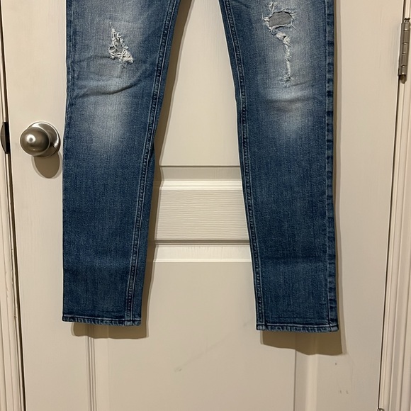 Hugo Boss - Picture 5 of 12